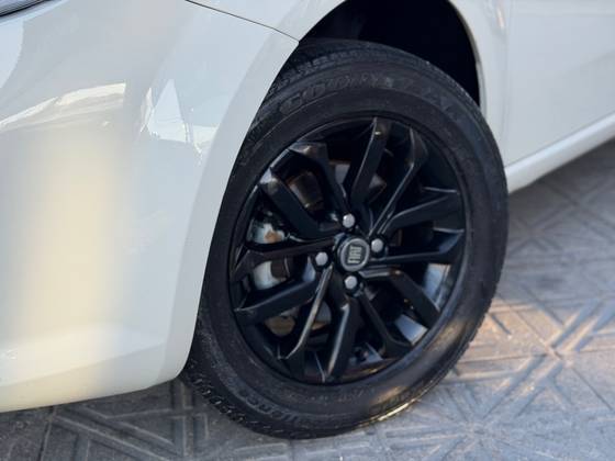 FIAT PUNTO 1.6 ESSENCE 16V FLEX 4P MANUAL